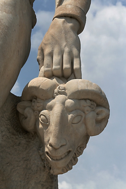 Stadio dei marmi 182